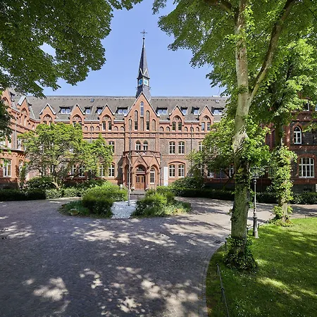 Mutterhaus Hotel 4*